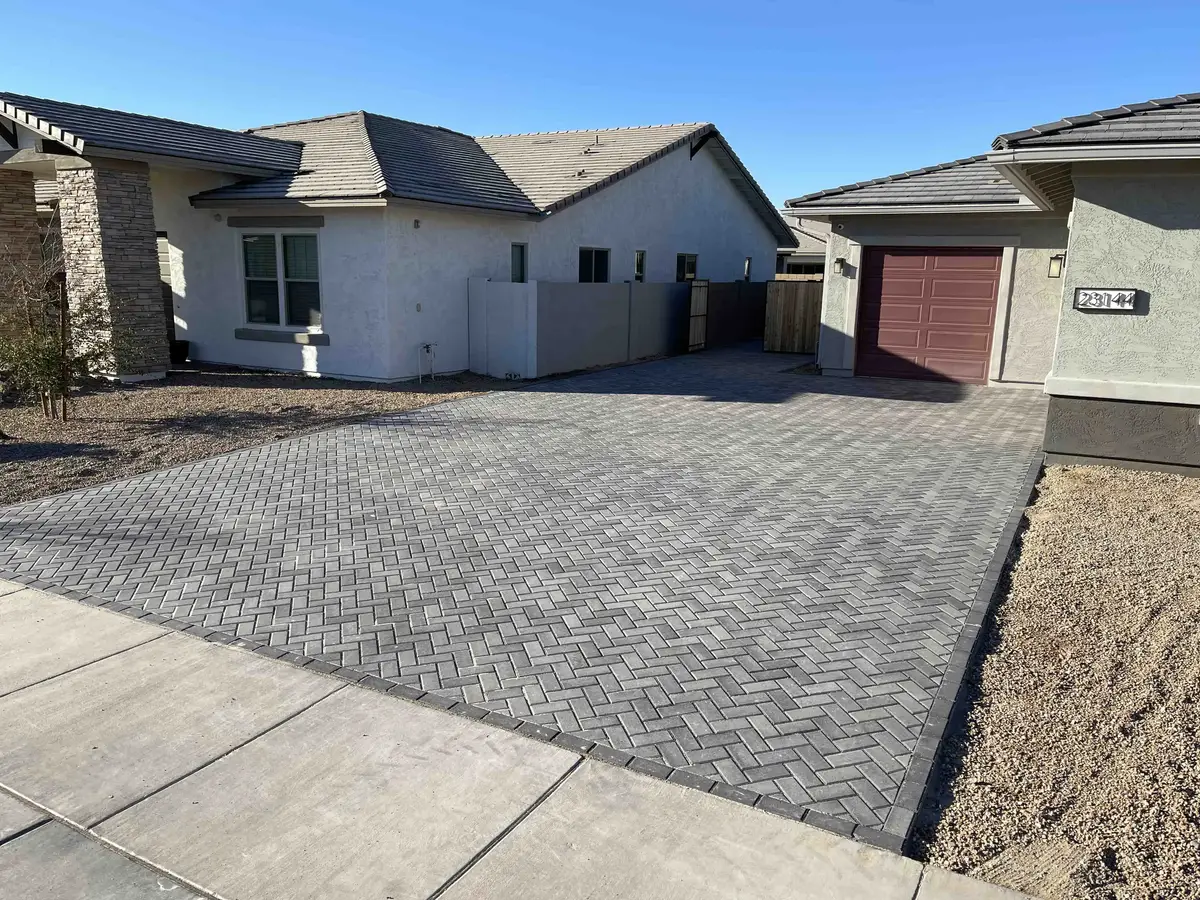 Professional landscape equipment and tools